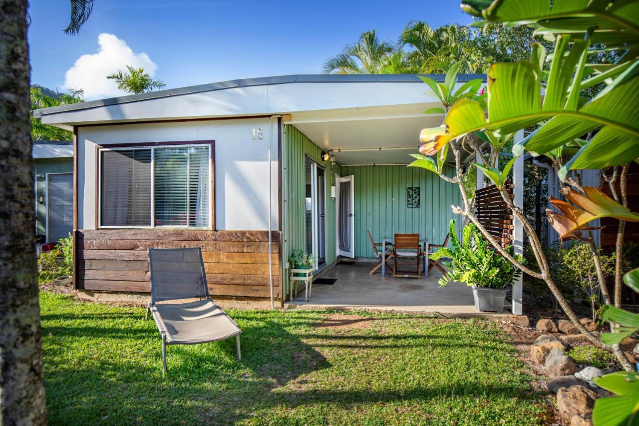 Bush Village Holiday Cabins Airlie Beach Exteriör bild