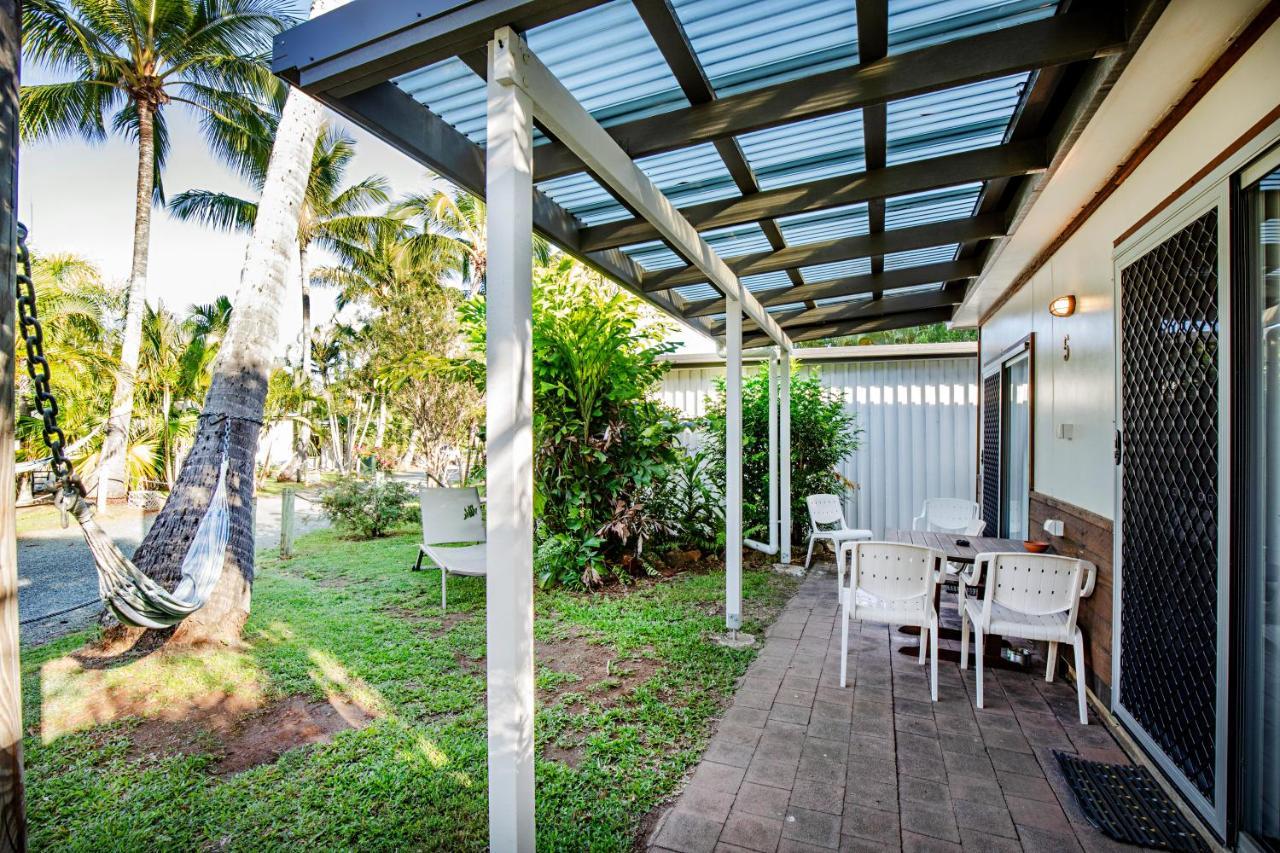 Bush Village Holiday Cabins Airlie Beach Exteriör bild