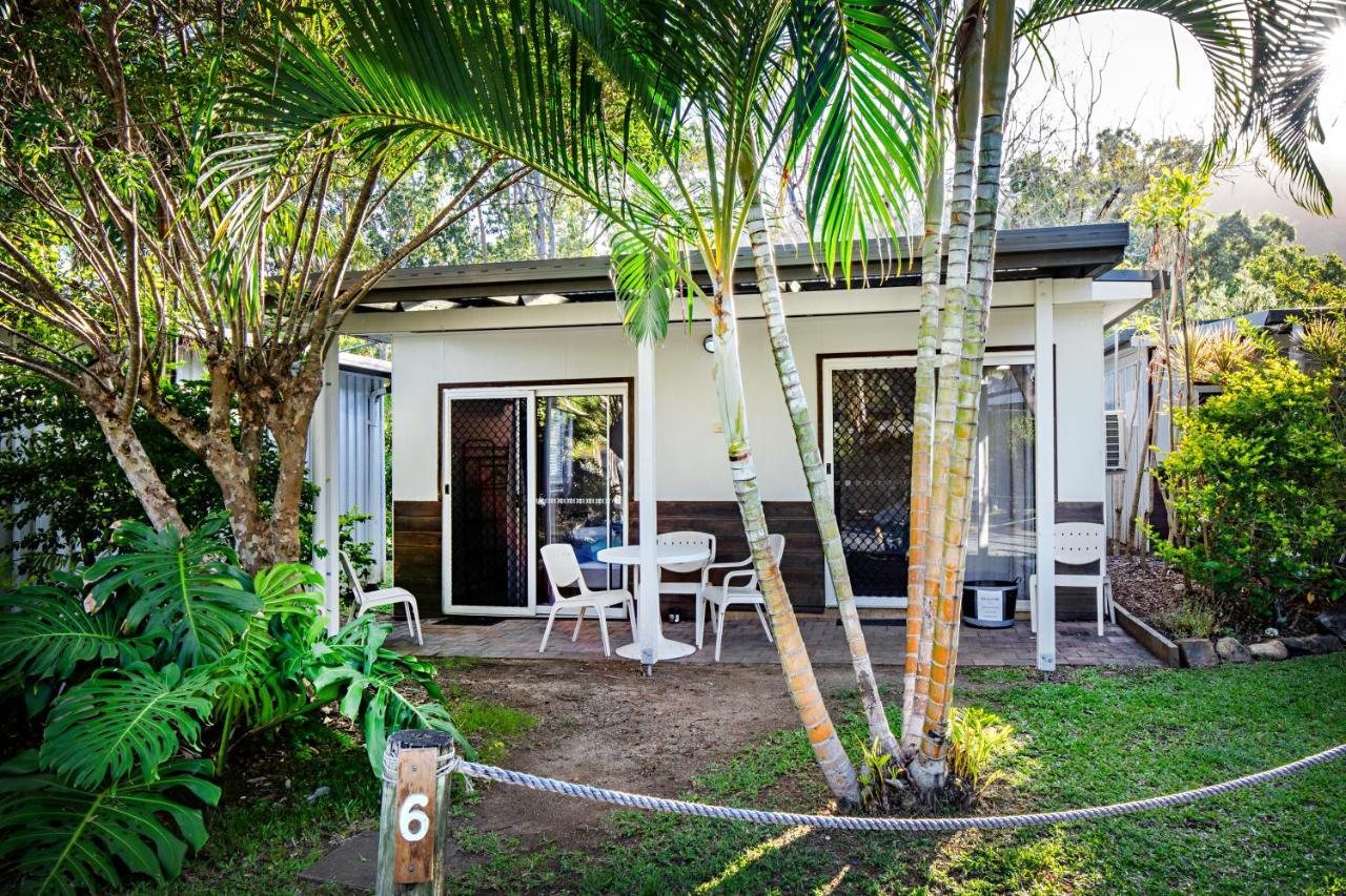Bush Village Holiday Cabins Airlie Beach Exteriör bild