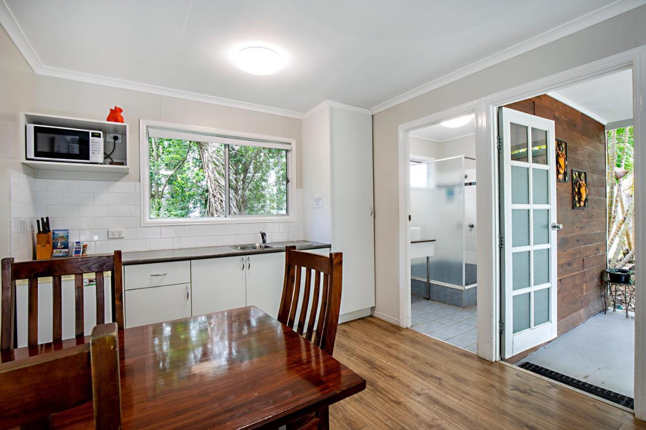 Bush Village Holiday Cabins Airlie Beach Exteriör bild