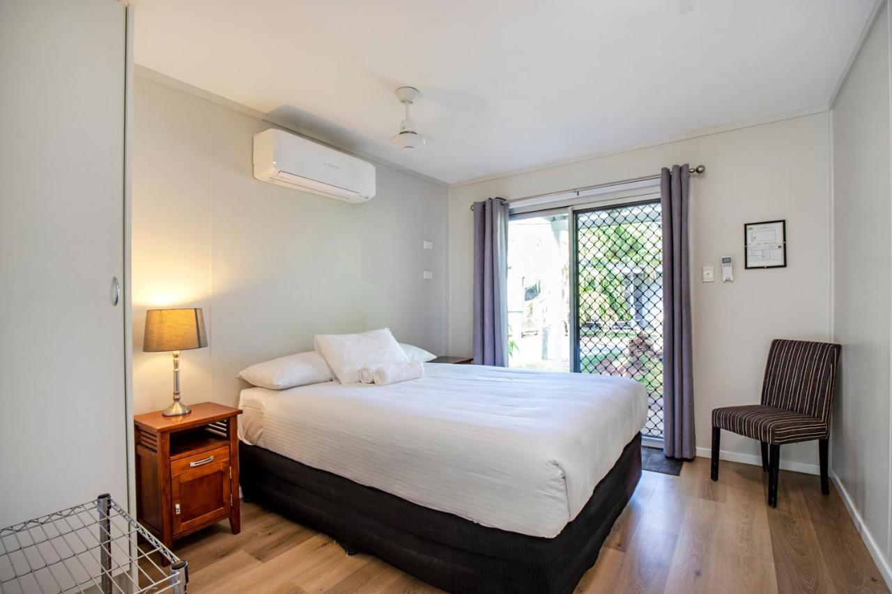 Bush Village Holiday Cabins Airlie Beach Exteriör bild