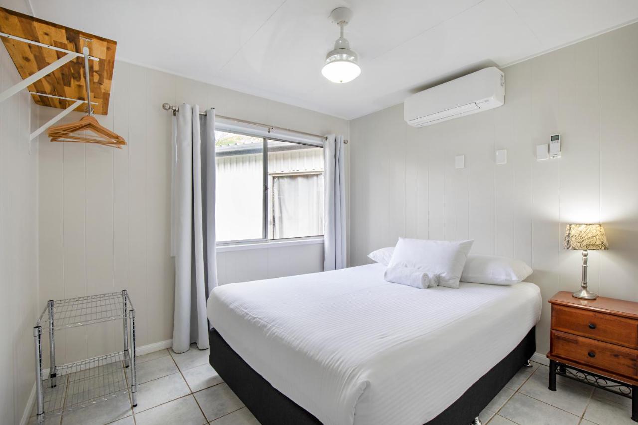 Bush Village Holiday Cabins Airlie Beach Exteriör bild