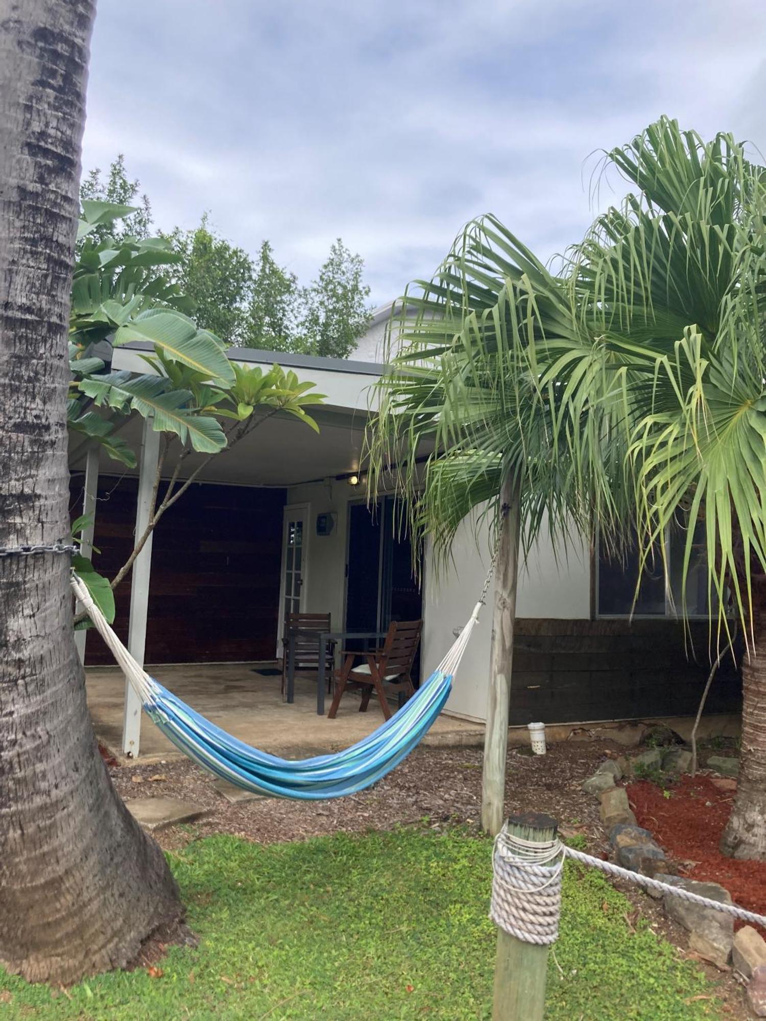 Bush Village Holiday Cabins Airlie Beach Exteriör bild
