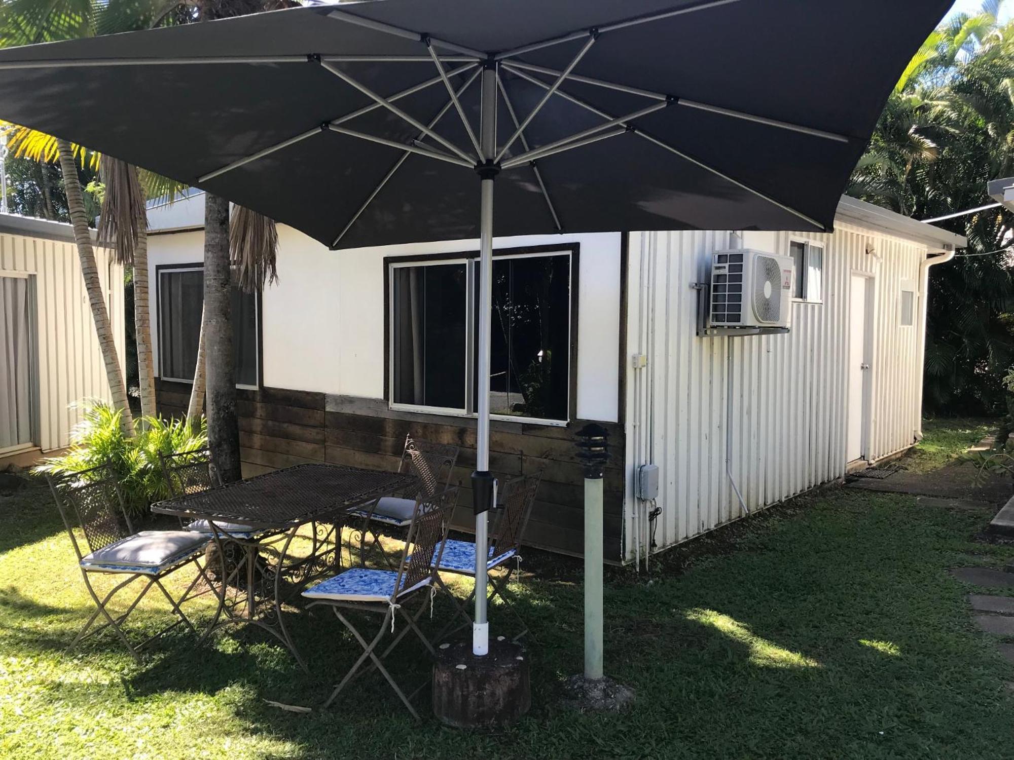 Bush Village Holiday Cabins Airlie Beach Exteriör bild