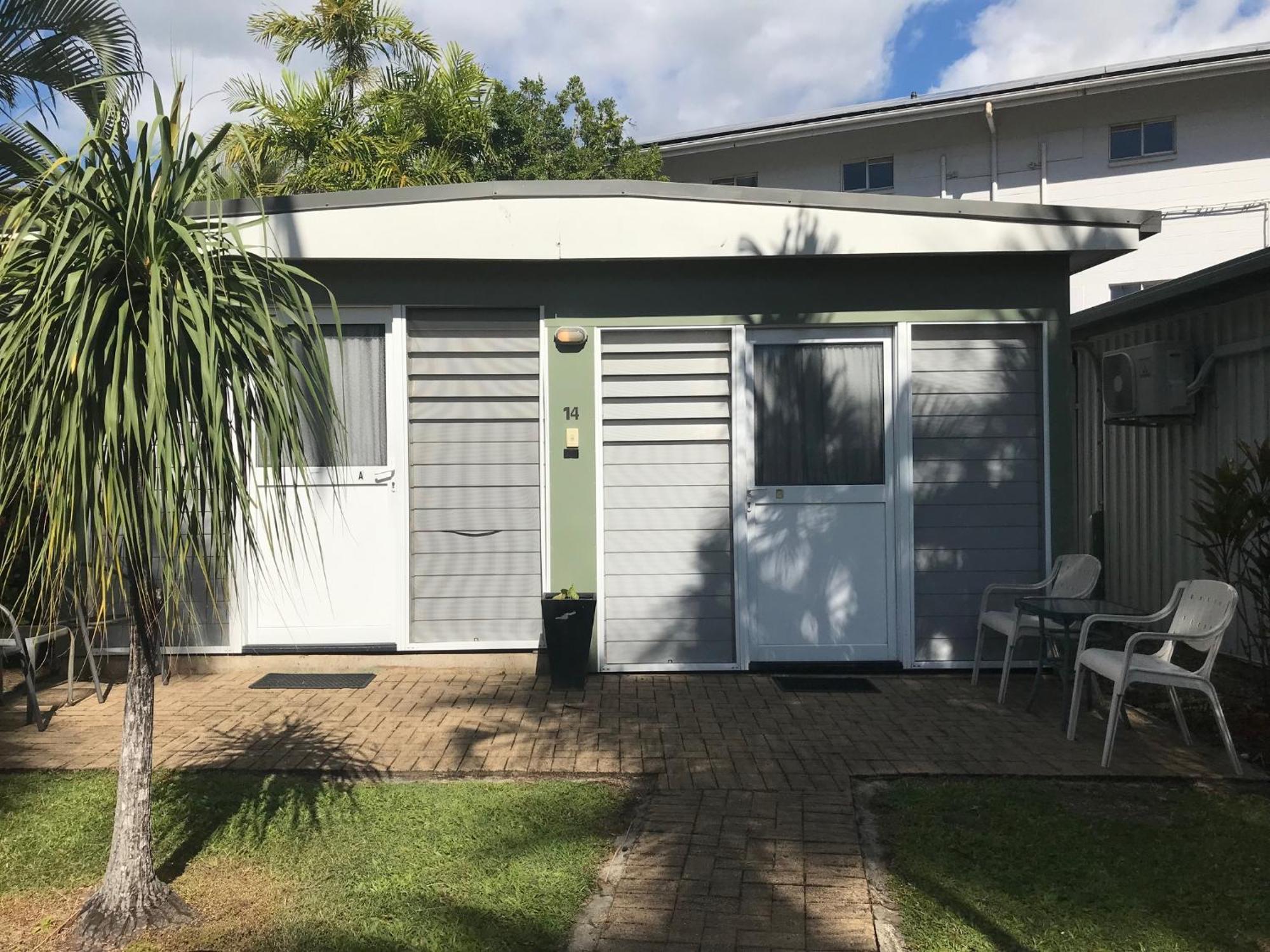 Bush Village Holiday Cabins Airlie Beach Exteriör bild