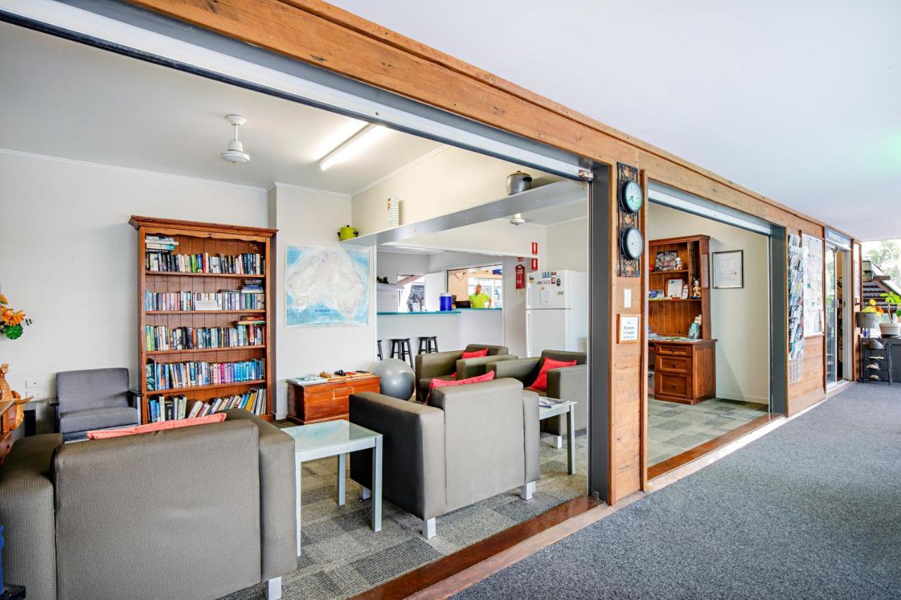 Bush Village Holiday Cabins Airlie Beach Exteriör bild