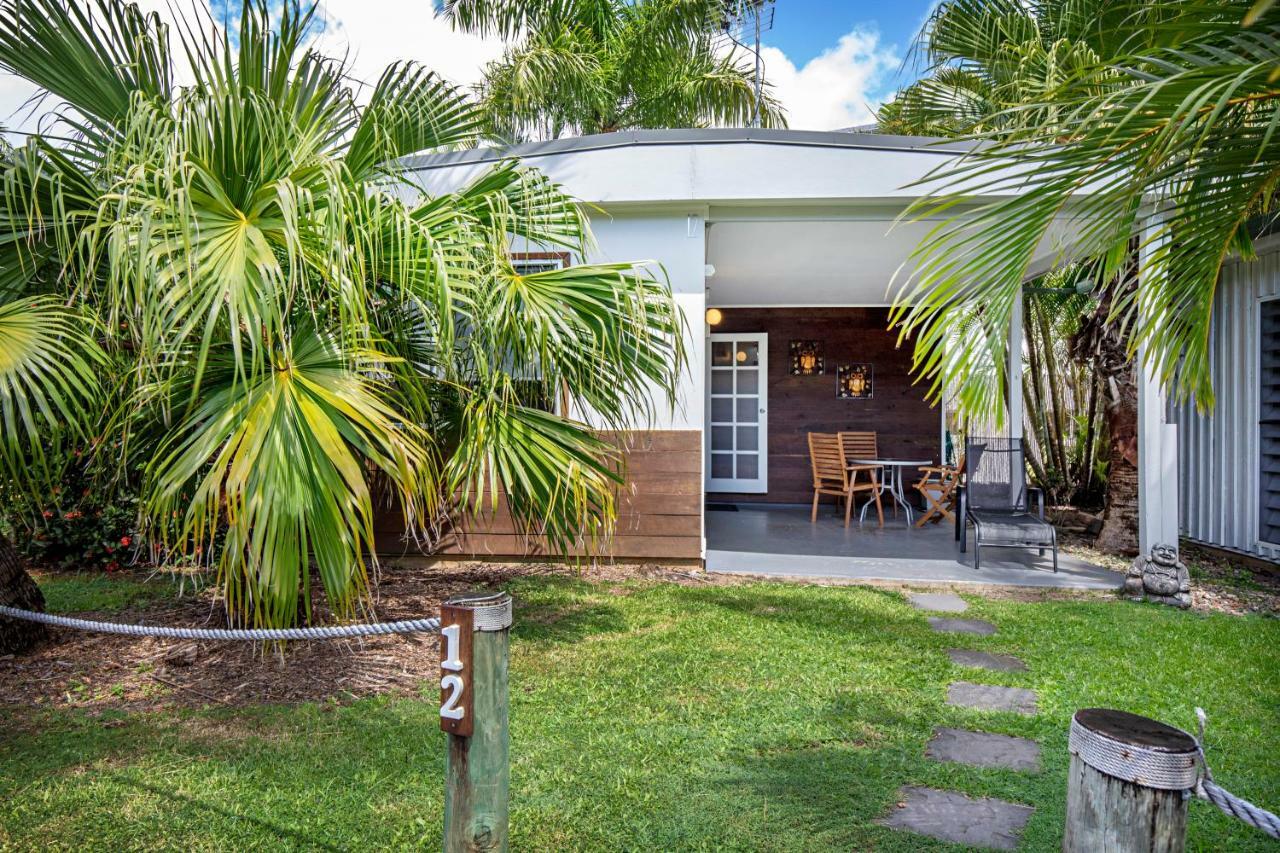 Bush Village Holiday Cabins Airlie Beach Exteriör bild
